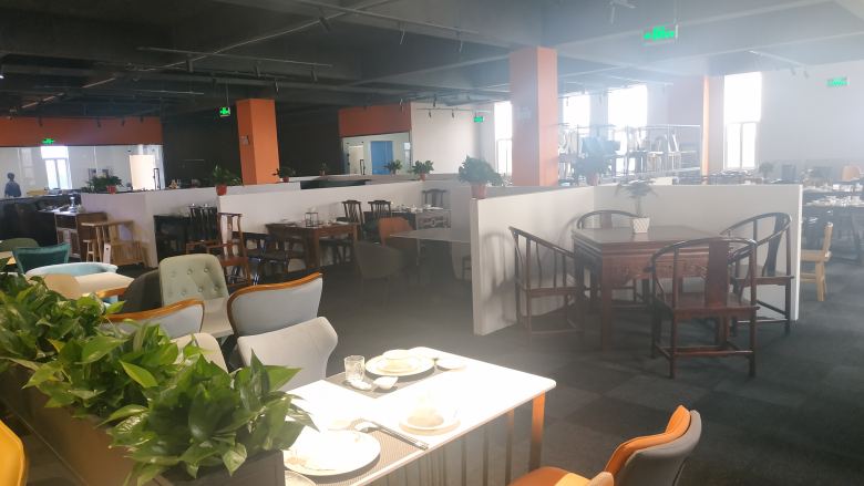 20210706/60e3f6a83b9a8.jpg 西安餐桌椅批發市場桌椅展示.jpg