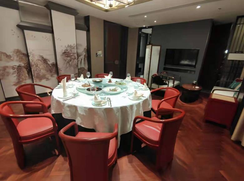 20211229/61cbf834449a4.jpg 實(shí)木餐桌椅組合.jpg