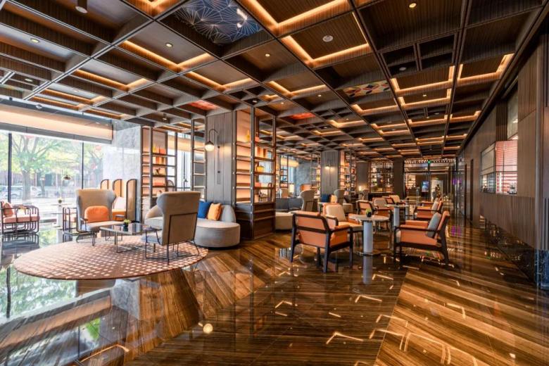 20220116/61e38368a0f9d.jpg 西安曲江希爾頓嘉悅里酒店硬糖咖啡廳.jpg