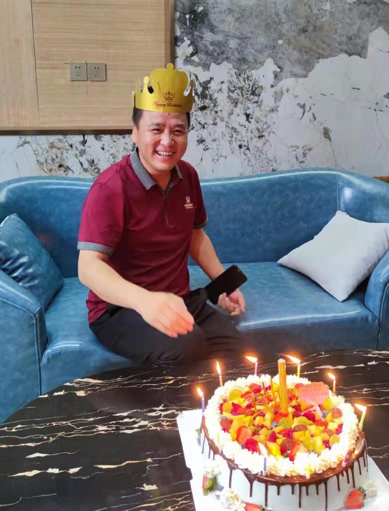 20220905/63159e3cb7016.jpg 博菲克業務部為過生日伙伴慶生.jpg