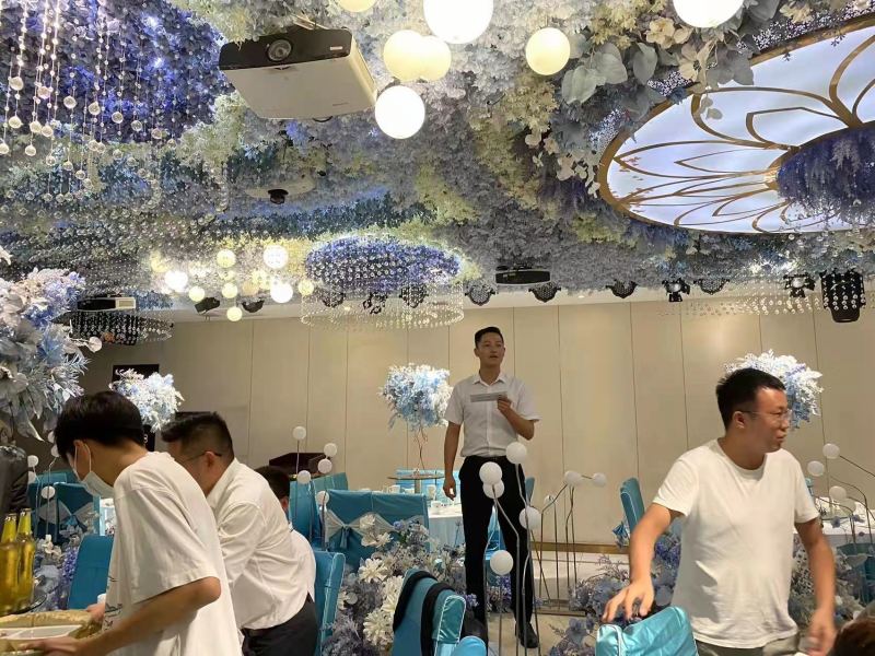 20220919/632822efa6c3d.jpg 銷售經理邊佳偉上臺致辭.jpg