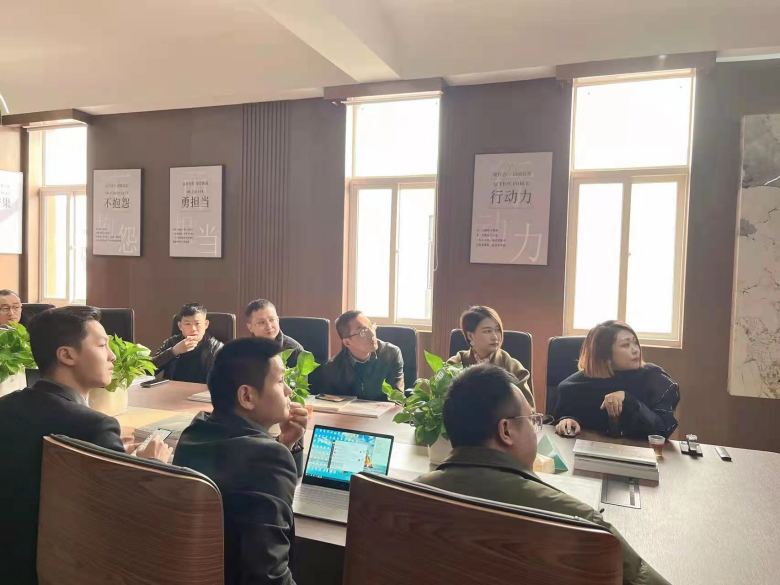 20230102/63b2752ca48f5.jpg 軟裝設計公司肖總介紹業務情況.jpg