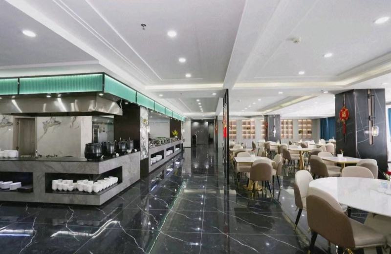 20230426/64487b832aa7f.jpg 酒店早餐區桌椅.jpg