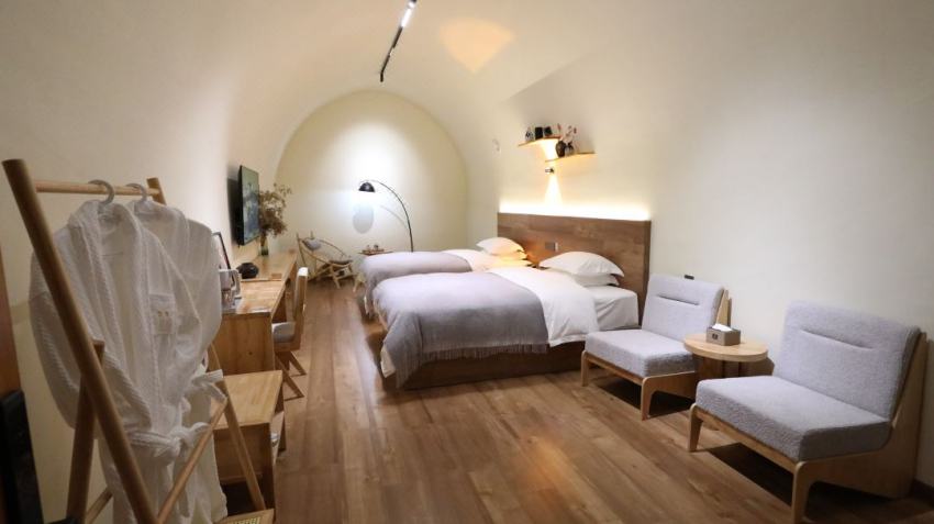 20230924/650fffcb2f7fc.jpg 窯洞賓館標(biāo)準(zhǔn)間.jpg